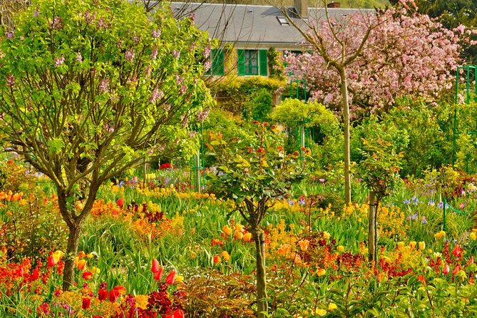 Giverny & Auvers sur Oise Private Day Trip with Monet & Van Gogh Tour from Paris - The price and who gets good value