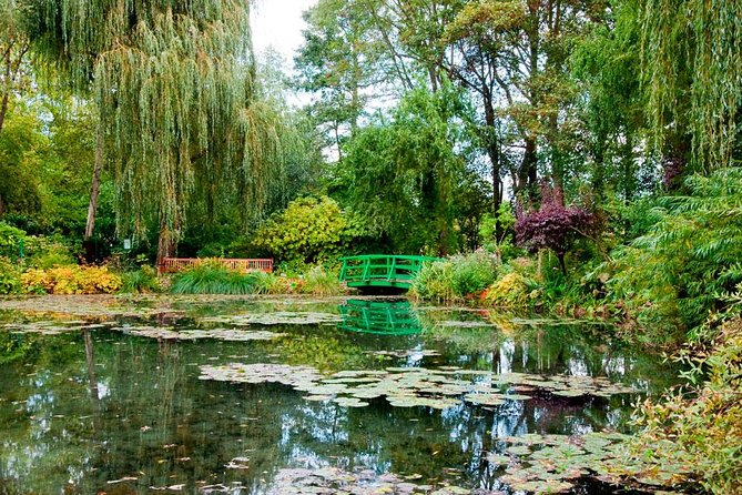 Giverny - Claude Monet's House & Gardens - Private Trip - What the private electric SUV adds