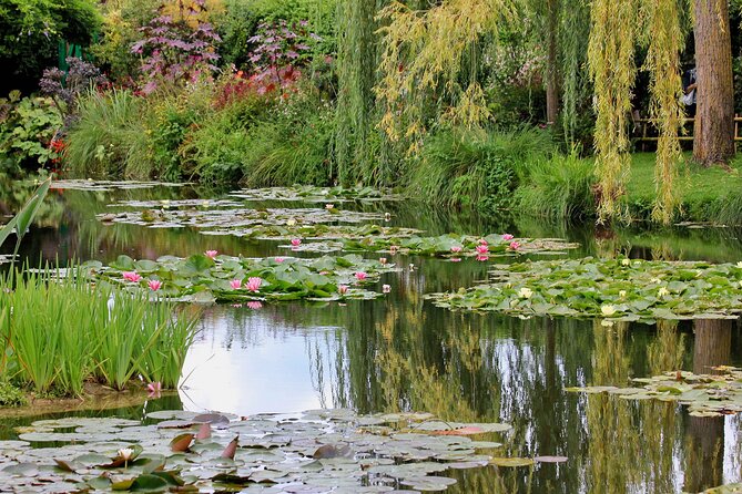 Giverny Half-Day Small-Group Tour from Paris – Max 7 Guests - One hour for the village and local lunch