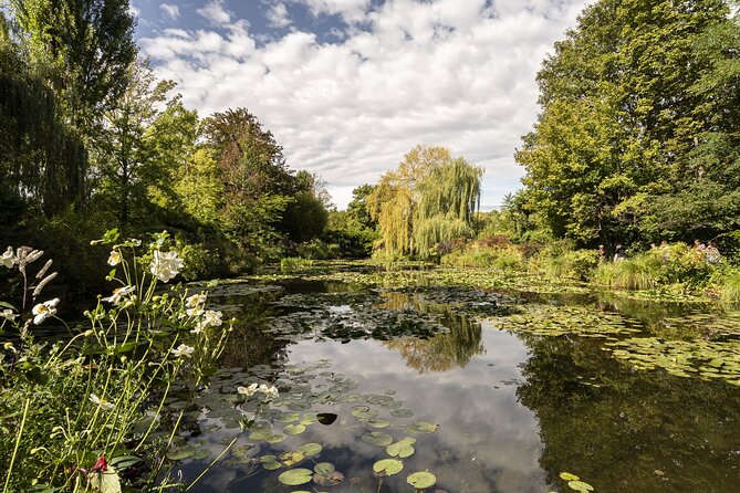 Giverny Monet's Gardens Entrance Ticket with Transport from Paris - The coach ride from Paris