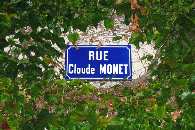 Giverny Monet’s Home and Gardens Half Day Tour from Paris - Who should book this Giverny tour?
