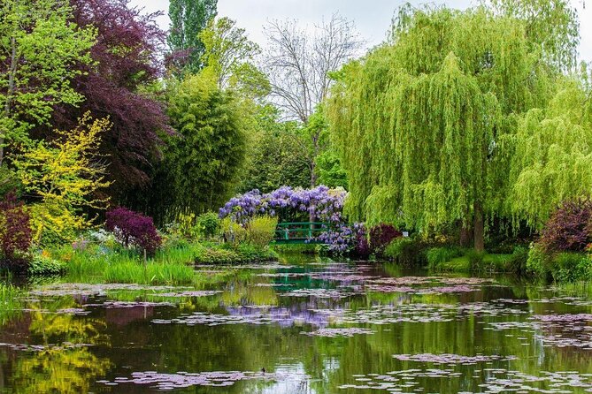 Giverny & Versailles Audio Guided Day Trip with Lunch from Paris - Key points to know before booking