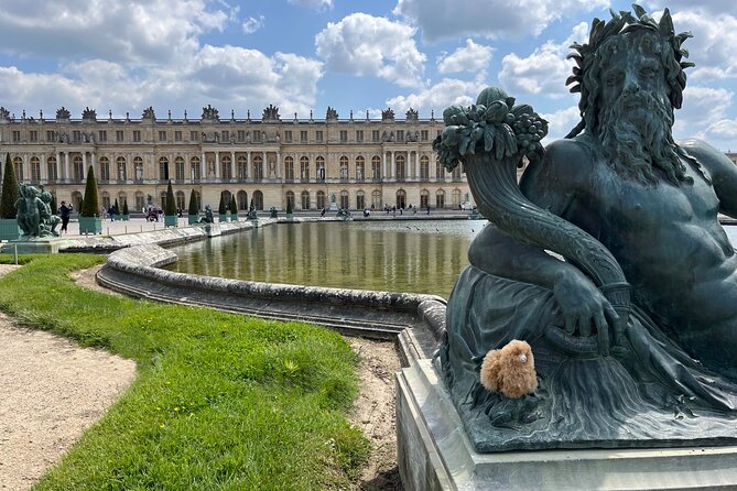 Giverny & Versailles Private Guided Tour with Ticket Entry - Meeting the car at 8:00 a.m.