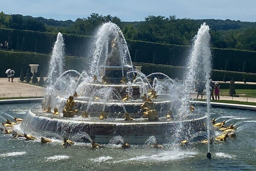 Giverny Versailles Trianon Small Group by Minivan from Paris - One hour in Giverny village