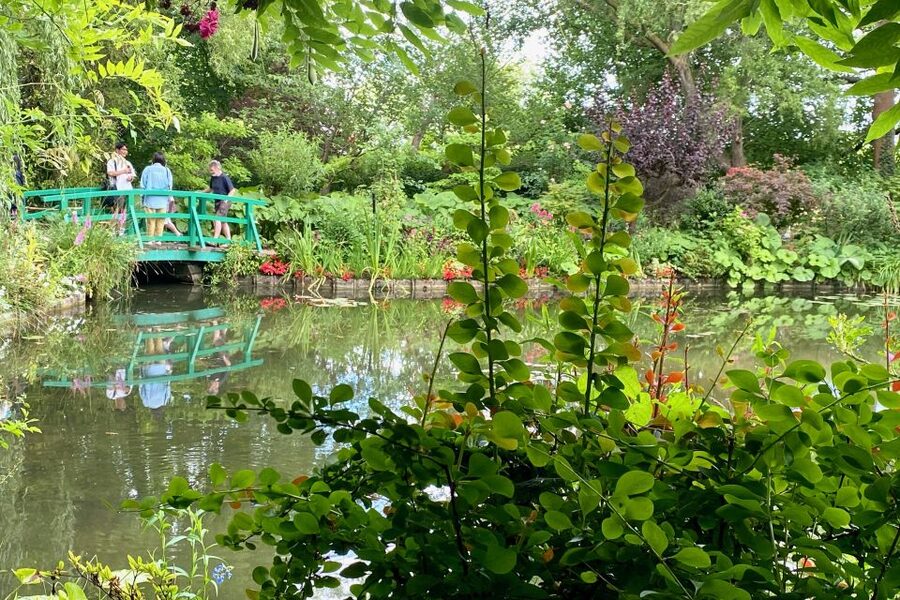 Giverny Versailles Trianon Small Group by Minivan from Paris - What the small group changes