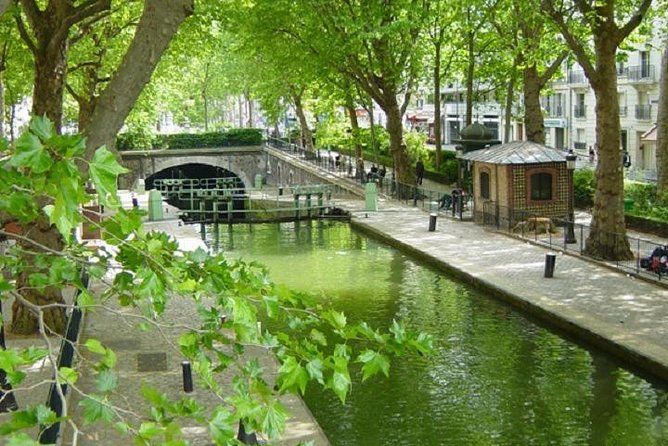 Guided Cruise The Old Paris on Canal Saint Martin - From Port de l’Arsenal into Old Paris