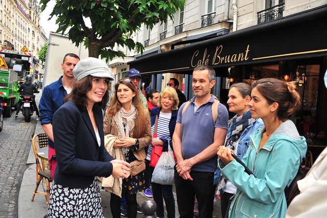 Guided tour of Montmartre in songs with a professional - Theatre Lepic and Montmartre’s film connections