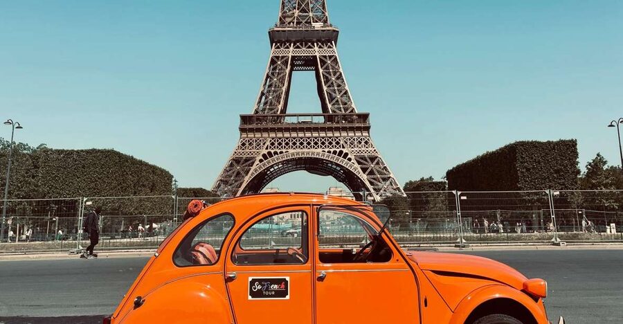 Guided Tour of Paris in Citroën 2CV - A fast route through the monuments