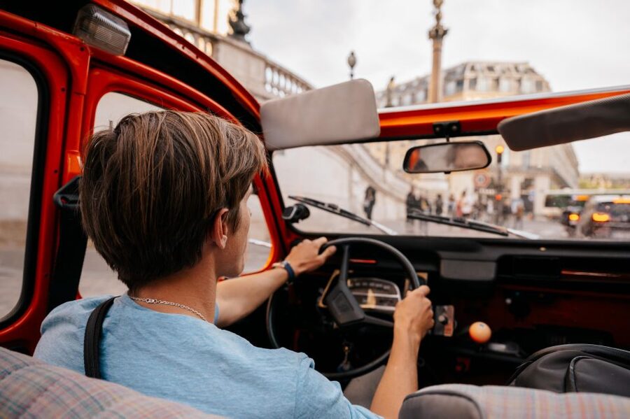 Guided Tour of Paris in Citroën 2CV - Photo stops that give you something to keep