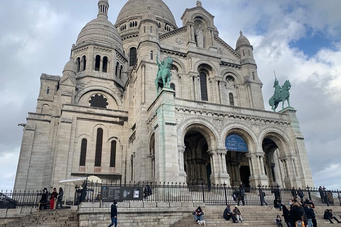 Guided Tour of Sacré-Coeur and Montmartre - Booking and cancellation details