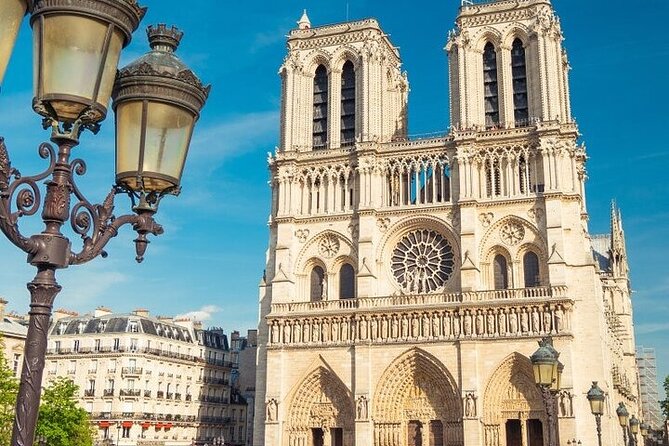 Half Day Paris Tour with Hotel pickup and drop - The Louvre is an exterior stop, not a museum visit