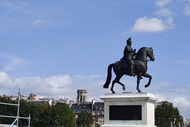 Half Day Paris Tour with Hotel pickup and drop - Le Marais adds a short walk and local texture