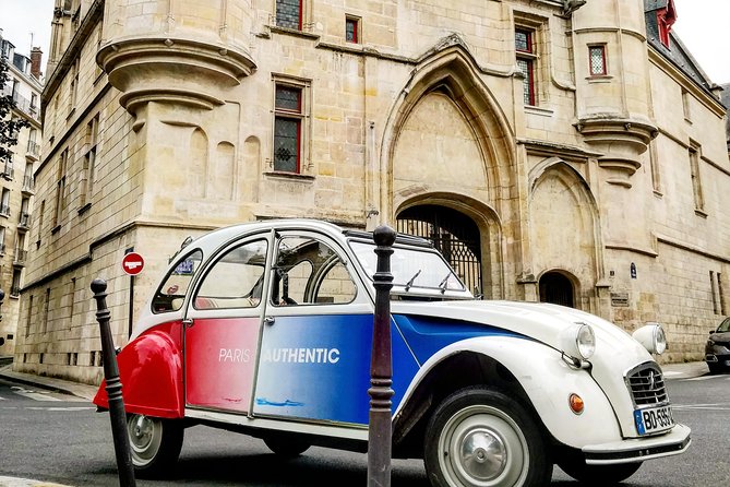 Half day trip in Paris in a vintage and convertible car with a Parisian - The guide makes or breaks the experience