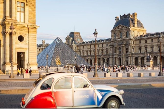 Half day trip in Paris in a vintage and convertible car with a Parisian - The best way to use your three hours