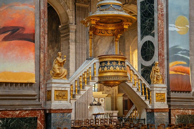 Highlights & Hidden Gems of Ile de Cité & the Left Bank: Private City Tour - Luxembourg Gardens gives the walk breathing room