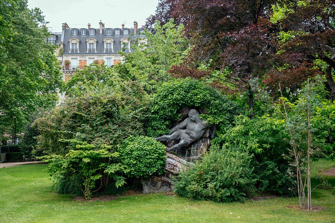 Highlights & Hidden Gems of Ile de Cité & the Left Bank: Private City Tour - Timing, meeting point, and walking demands