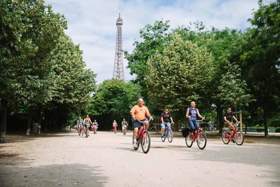 Highlights of Paris Bike Tour in English or Dutch - Starting near Dupleix on Metro line 6