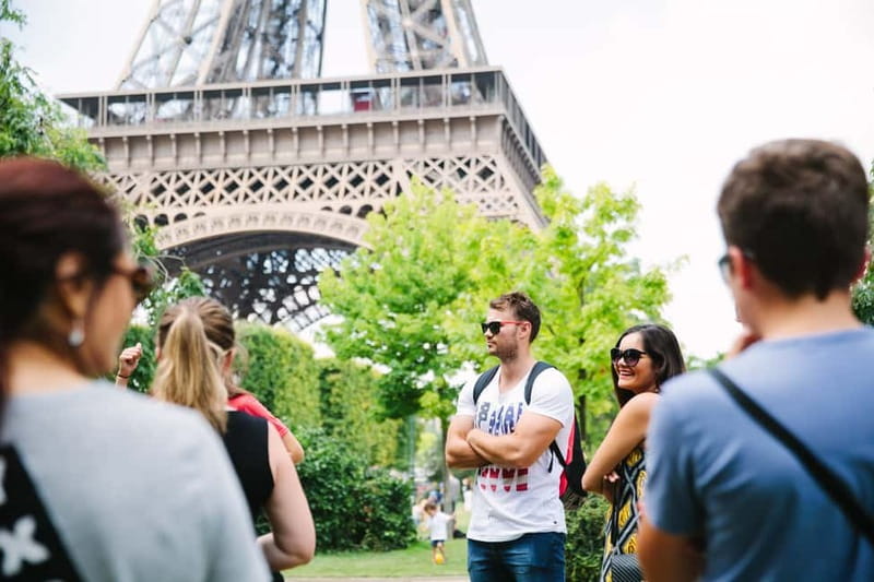 Highlights of Paris Bike Tour in English or Dutch - Napoléons Tomb and the Invalides area