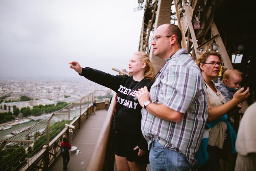 Highlights of Paris Bike Tour in English or Dutch - What the guides add to the ride