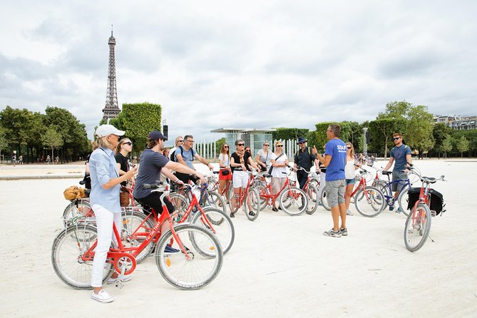 Highlights of Paris Bike Tour w/ a Local Guide (English or Dutch) - Finishing beneath the Eiffel Tower