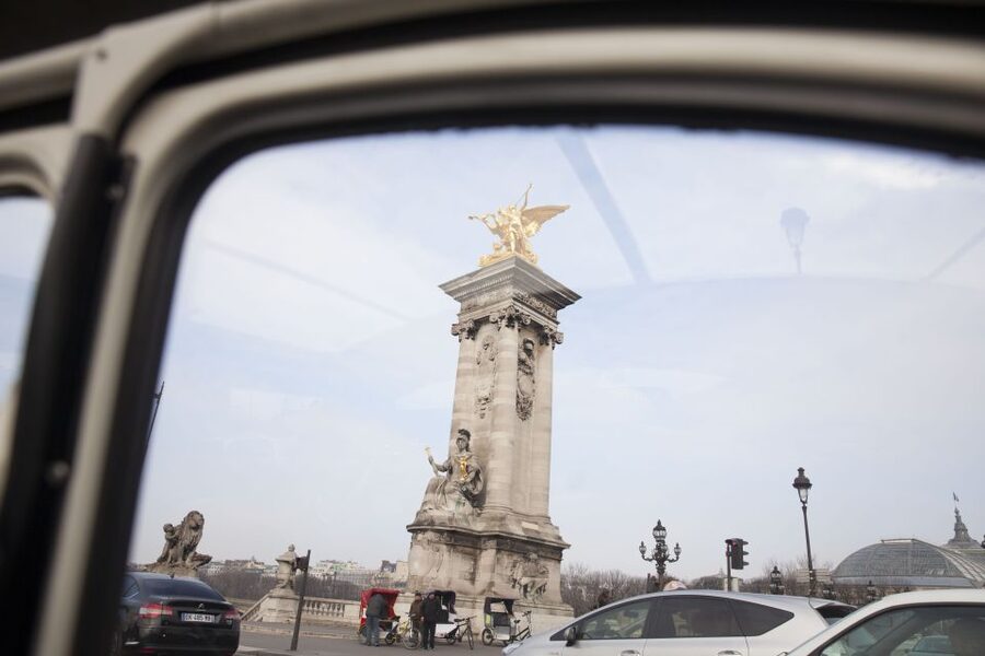 Highlights of Paris: Private 6-Hour Vintage 2CV Tour - Opera Garnier, Place Vendôme, and Montmartre