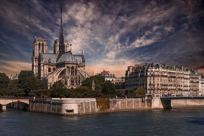 Historic Paris Walking Tour - Sainte-Chapelle and the Best Light on the Route