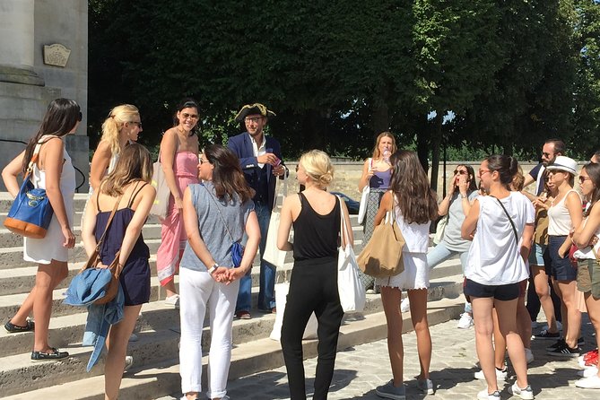 Historical treasure hunt in the city of Versailles - Eight suspects keep the mystery moving