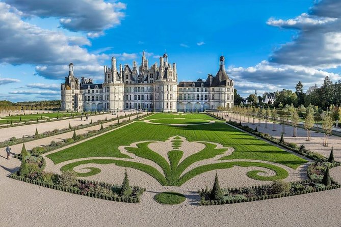 Incredible Loire castles tour with lunch and a vineyard visit - Why this Loire day trip works from Paris