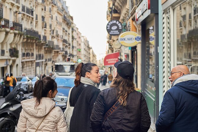 -Kids friendly- Eat, play, love Montmartre: 3H Walking Food Tour - The scavenger hunt around Montmartre Village