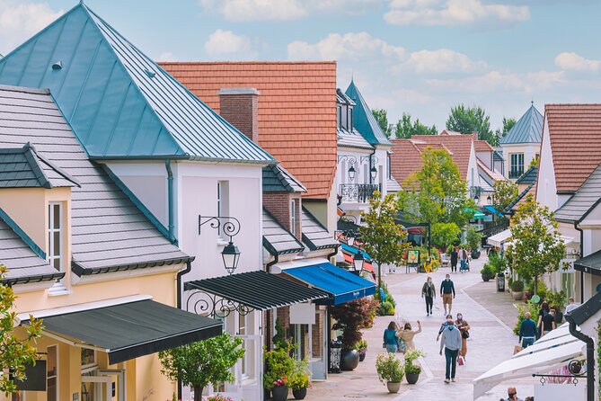 La Vallee Village Shopping Outlet by Luxury Transport from Paris - Returning to Paris requires extra attention