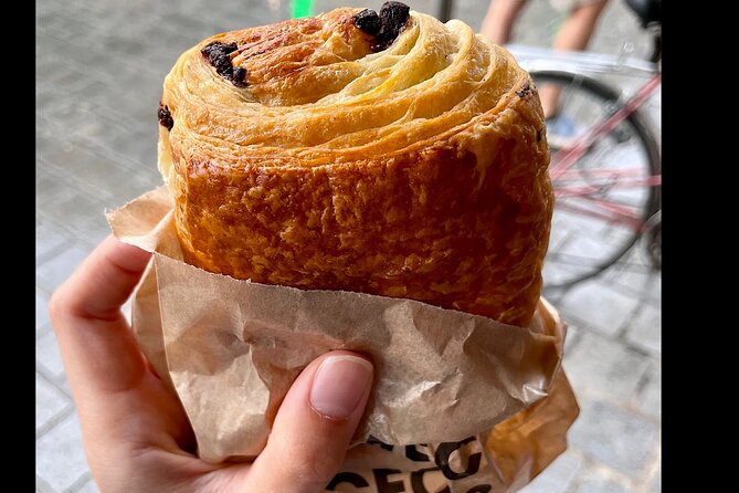 Latin Quarter Pastries & Chocolate Food Tasting Tour - What the small group changes