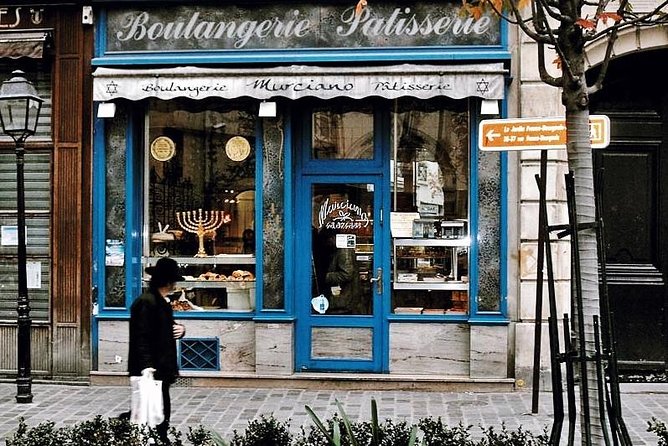 Le Marais District & Jewish Quarter - Exclusive Guided Walking Tour - Saint-Paul-Saint-Louis begins the story