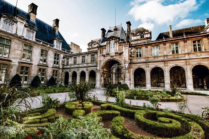 Le Marais District & Jewish Quarter Guided Walking Tour 12ppl Max - Key points at a glance