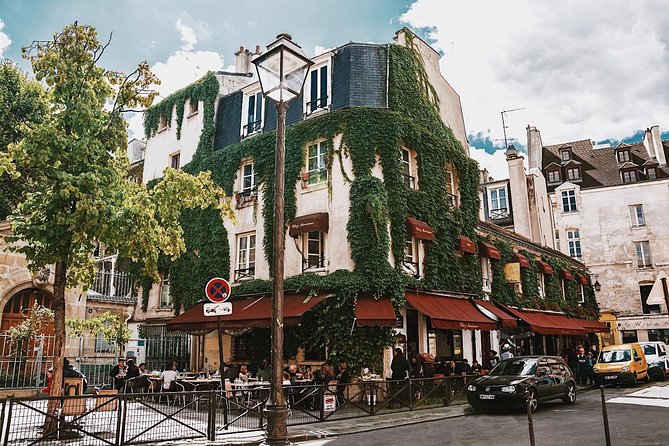 Le Marais District & Jewish Quarter Guided Walking Tour 12ppl Max - The final stretch: Pompidou, Hôtel de Ville, and Saint-Gervais