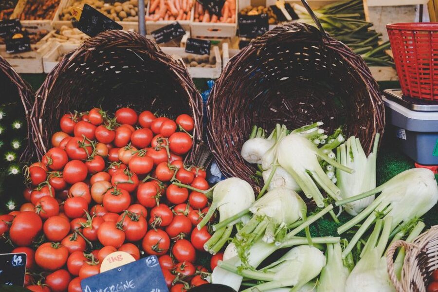Le Marais: Explore Old Paris with a Local Host - Jewish Paris, bakeries, and small food stops