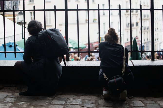 Learn the art of street photography in the heart of Montmartre! - Landmarks without rushing past them