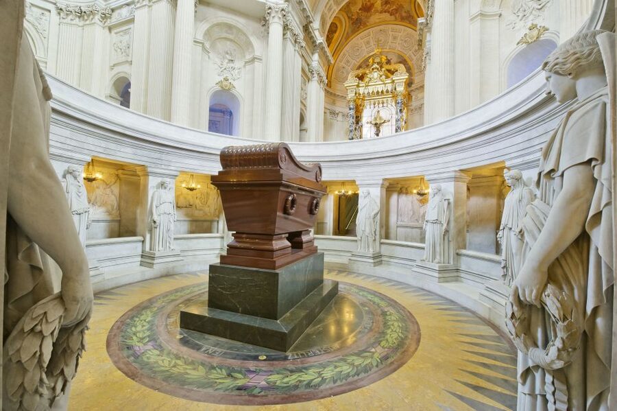 Les Invalides: Napoleon's Tomb & Army Museum Entry - Medieval armor and the royal arms collection