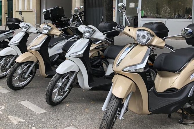 Liberty scooter rental Piaggio 50cc (4T) Paris - What the one-day price really includes