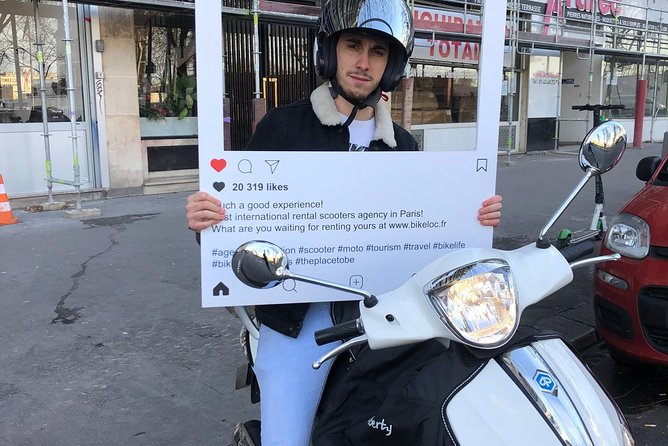 Liberty scooter rental Piaggio 50cc (4T) Paris - Booking details worth checking first
