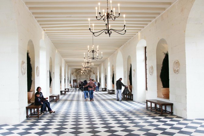 Loire Valley Castles Day Trip from Paris with Complementary Wine - Chenonceau: the elegant second act