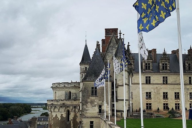 Loire Valley Castles Small-Group Day Trip from Paris - Lunch and wine tasting in the middle of the day