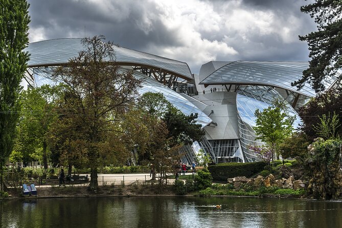 Louis Vuitton Foundation Exterior Walking Tour and Premium Entry - Who should take this tour?