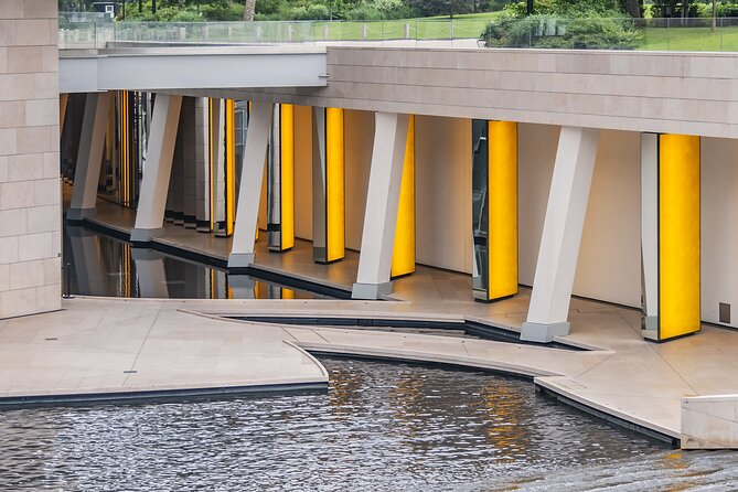 Louis Vuitton Foundation Exterior Walking Tour and Premium Entry - Meeting at Le Séquoia Café