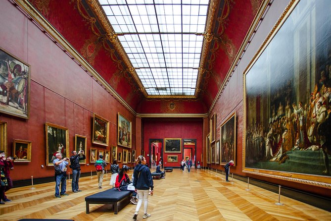 Louvre Access with a Multilingual Host - Reaching the Mona Lisa without losing your bearings