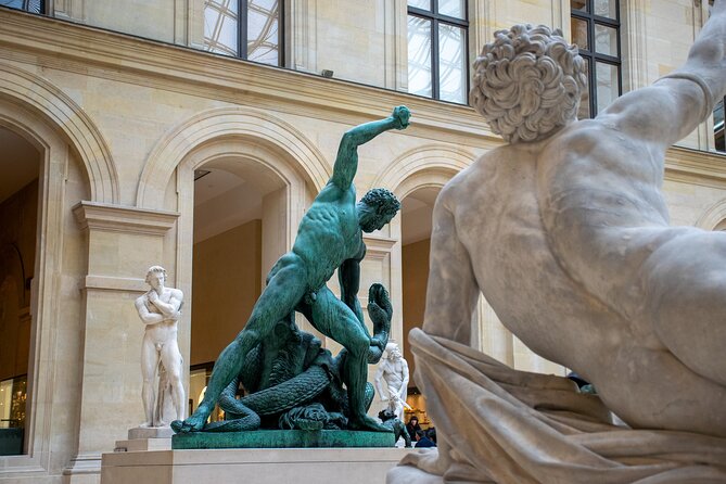 Louvre Exclusive Tour – Private Guide & Hotel Pickup in Paris - Meeting your guide and riding to the Louvre