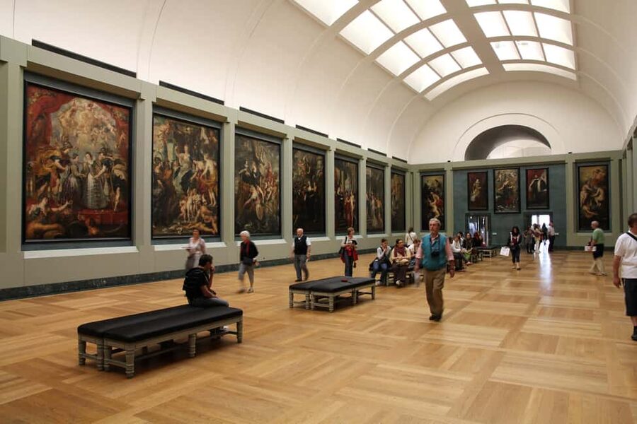 Louvre Guided Treasure Hunt for Families and Kids - The two-hour pace: focused, but not exhaustive