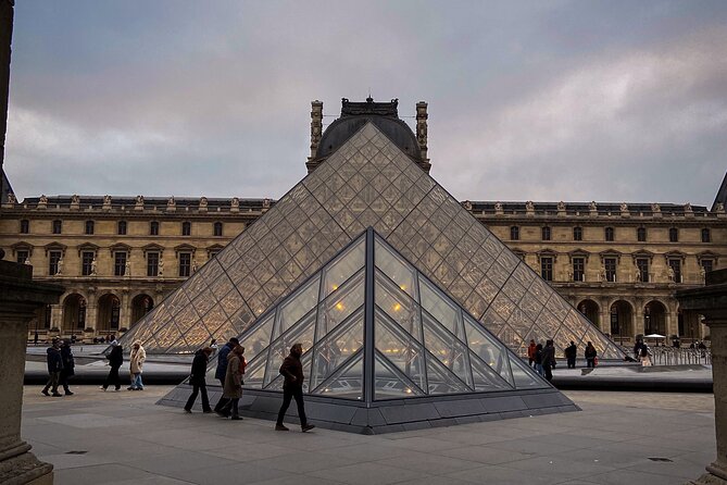 Louvre Highlights & Mona Lisa Guided Tour - Meeting at the Louvre Pyramid