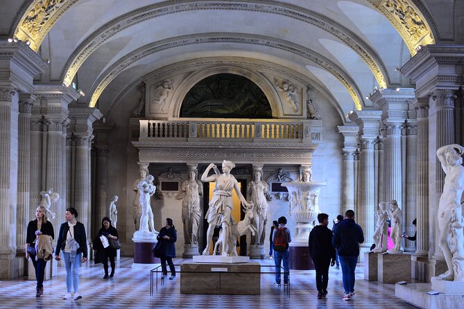 Louvre Late Opening Guided Tiny Group Tour - Why an evening Louvre visit can work better