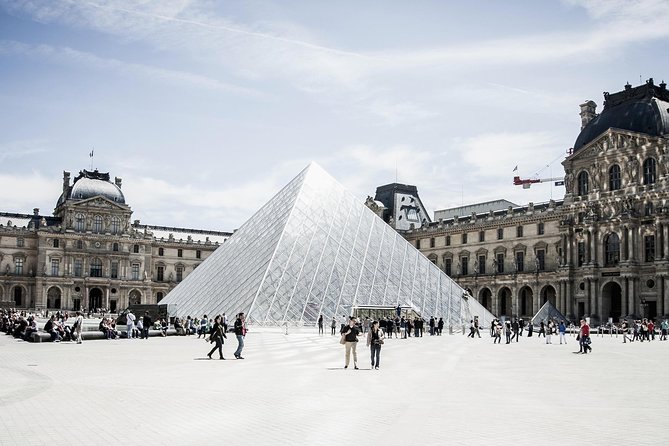 Louvre Museum Guided Tour Options with Timed Entry - Inside the Louvre with a guide