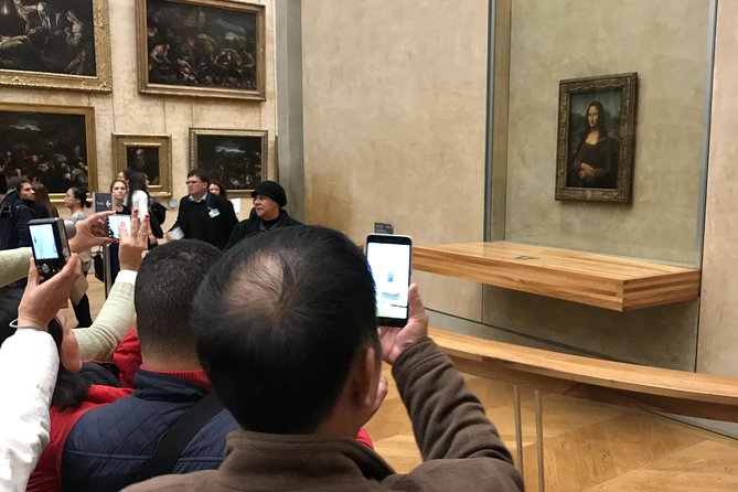 Louvre Museum Masterpieces Guided Tour - Meeting Near the Louvre and Getting Inside